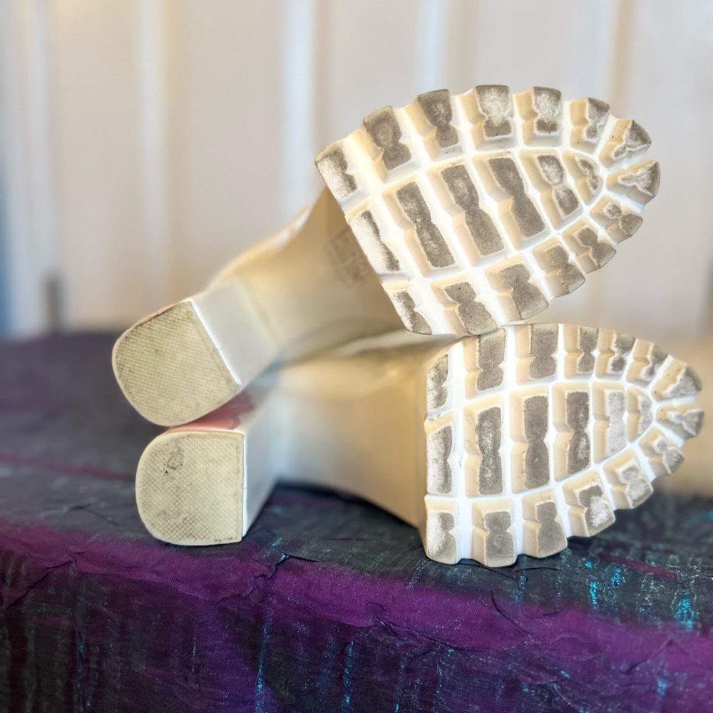 Lamoda White Platform Lace-up Booties W/ Pink Flame Gently Used Women’s Sz 8.5 - Picture 14 of 15